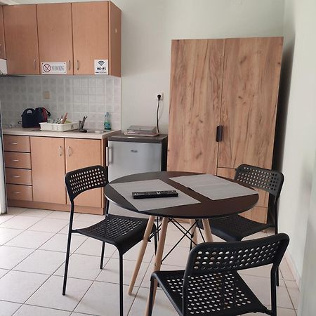 Kiki'S Cosy Apartments Néa Khilí Εξωτερικό φωτογραφία
