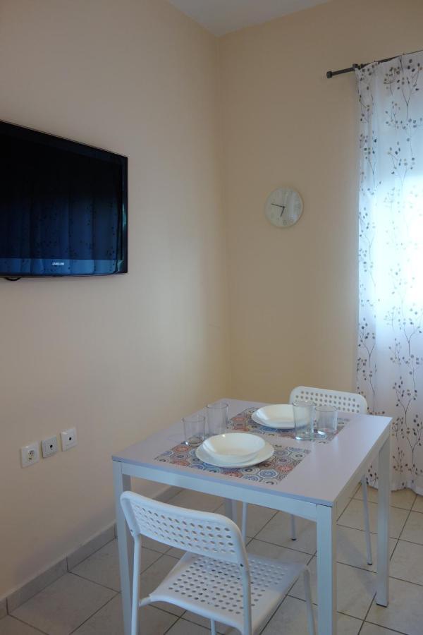Kiki'S Cosy Apartments Néa Khilí Εξωτερικό φωτογραφία